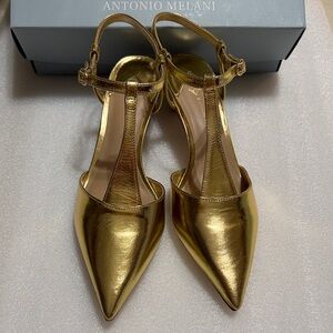 ANTONIO MELANI Gold Pointed T-Strap Slingback Heels 9 NIB